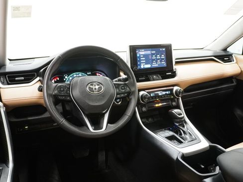 Used 2025 Toyota RAV4 XLE Premium image 18