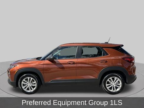 Used 2021 Chevrolet TrailBlazer LS FWD image 2