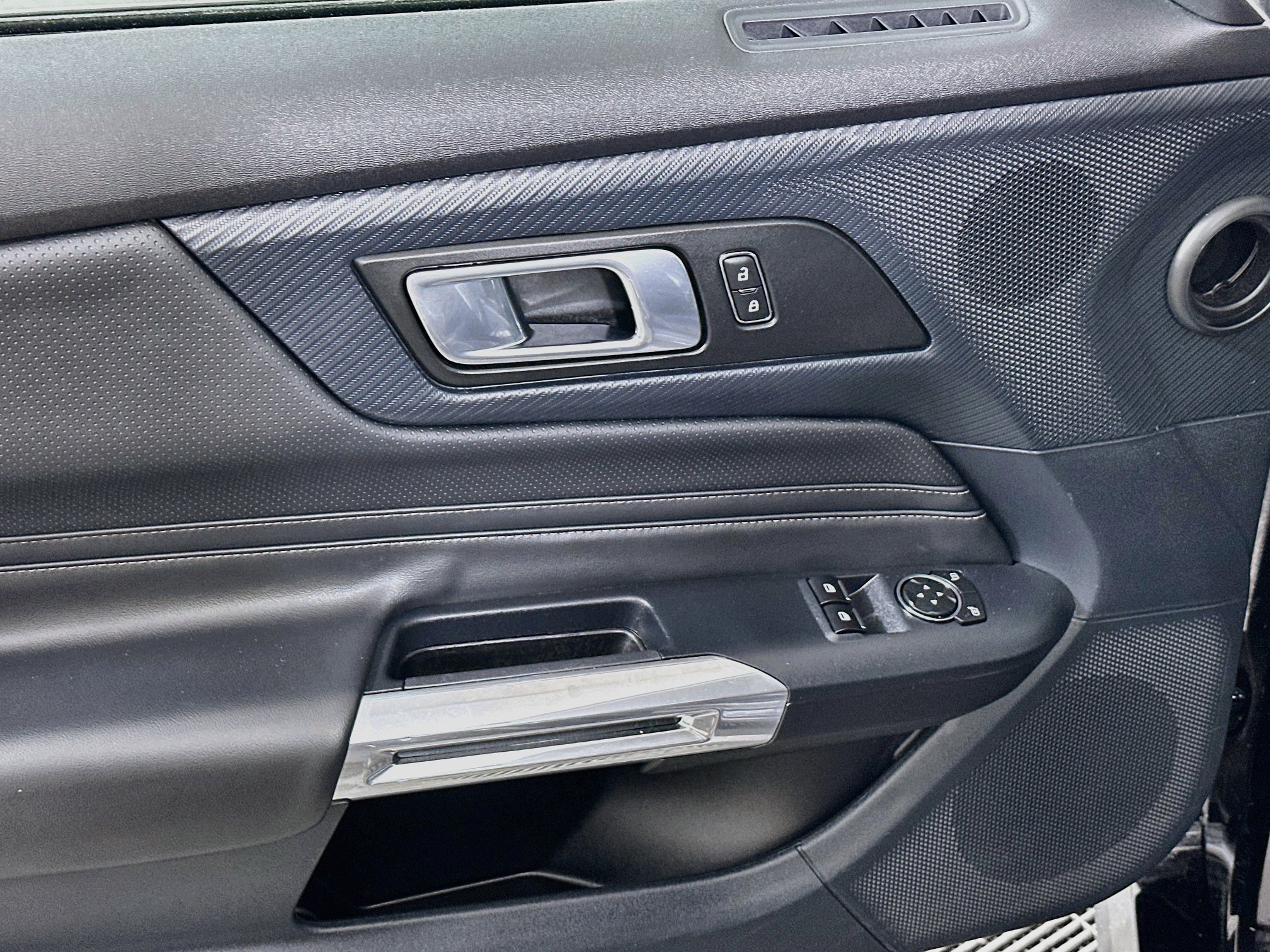 Used 2024 Ford Mustang Premium RWD image 15
