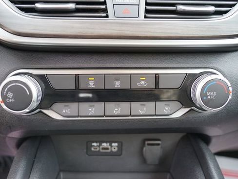 Used 2025 Nissan Altima 2.5 SV image 15