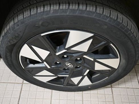 Used 2024 Hyundai Kona SEL image 17