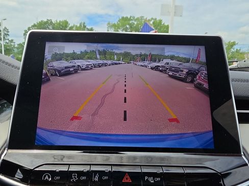 Used 2025 Jeep Compass Limited w/ Sun & Sound Group AWD/4WD image 18