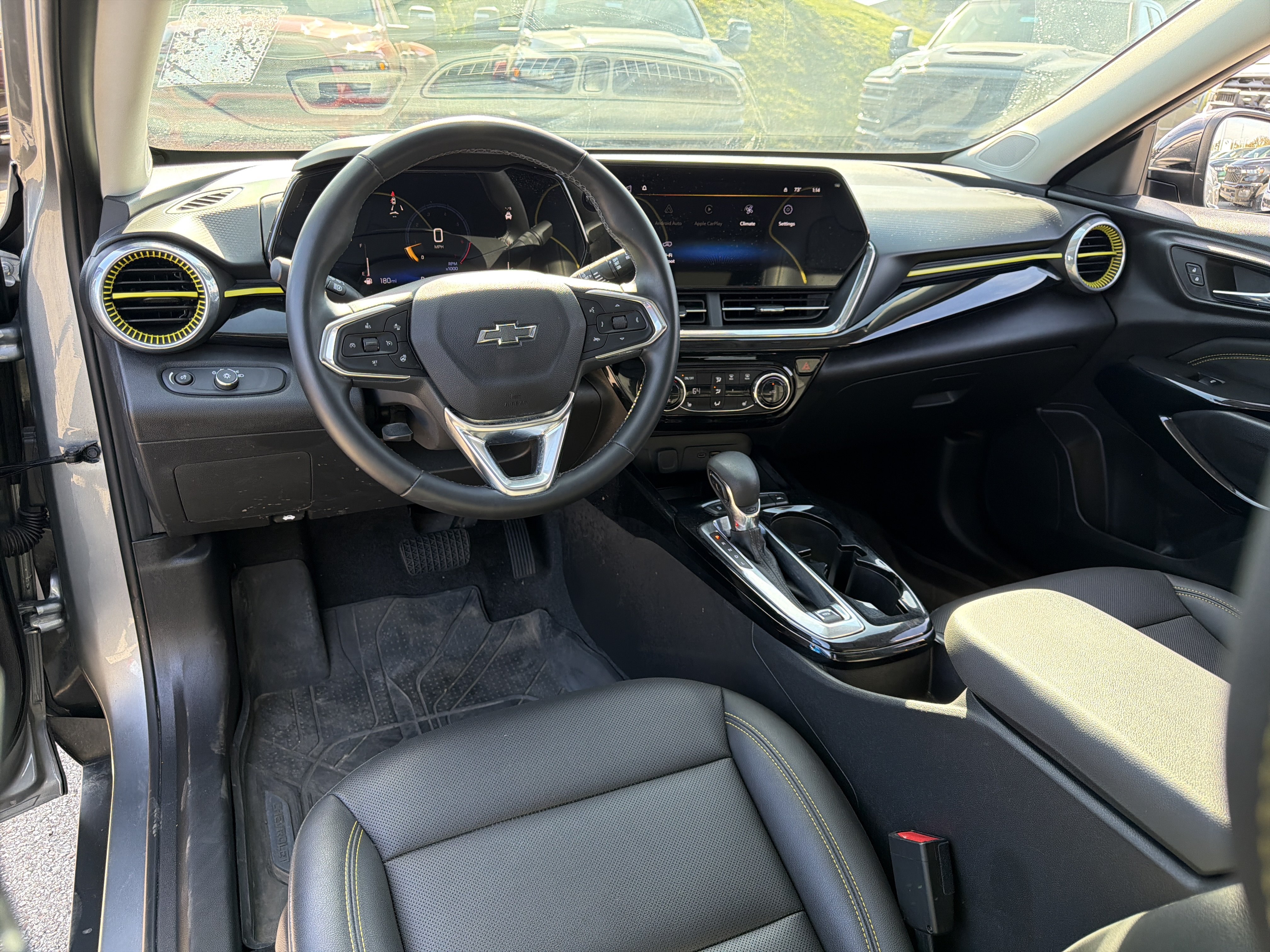 Used 2025 Chevrolet Trax ACTIV w/ Sunroof Package FWD image 17