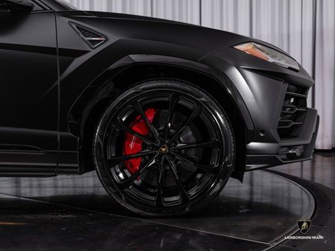 Used 2021 Lamborghini Urus image 17