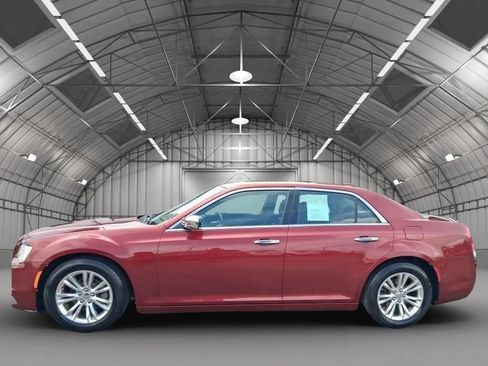 Used 2015 Chrysler 300 C RWD image 2