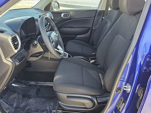 Used 2022 Hyundai Venue SE image 24