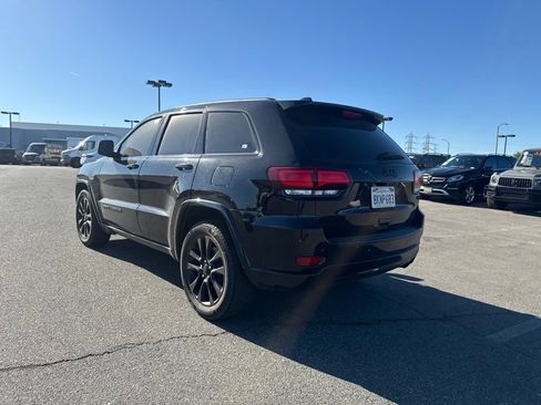 Used 2019 Jeep Grand Cherokee Altitude RWD image 7