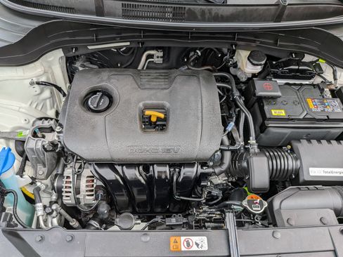 Used 2025 Kia Soul LX w/ LX Technology Package FWD image 38