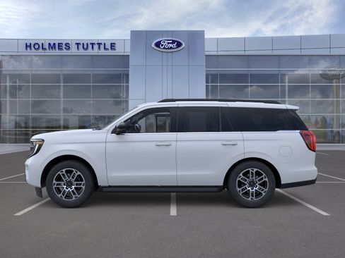 New 2026 Ford Expedition Active image 3