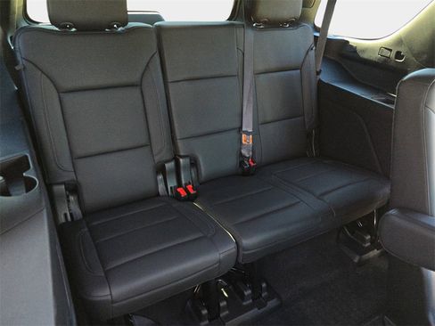 Used 2021 Chevrolet Tahoe LT w/ LT Signature Package image 17