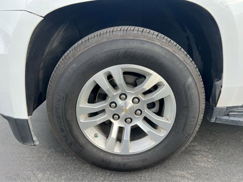 Used 2018 Chevrolet Suburban LT image 13