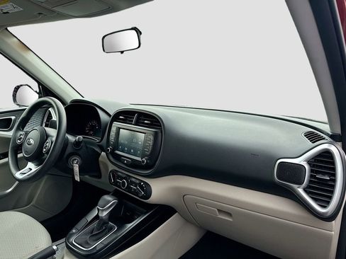 Used 2021 Kia Soul LX image 26