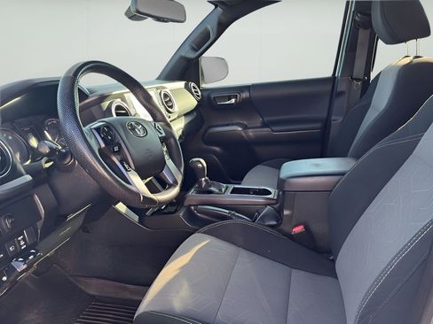 Used 2023 Toyota Tacoma TRD Off-Road image 20