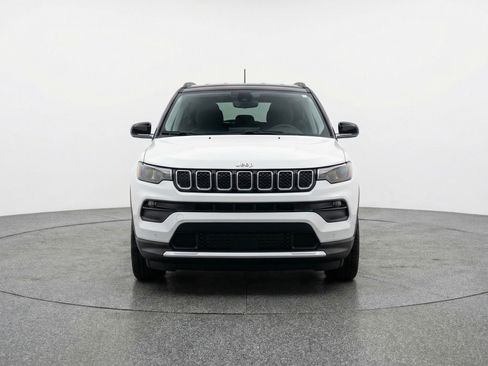 Used 2025 Jeep Compass Limited image 2