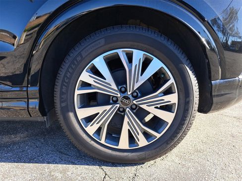 Certified 2023 Audi Q4 e-tron Premium w/ Convenience Package image 7