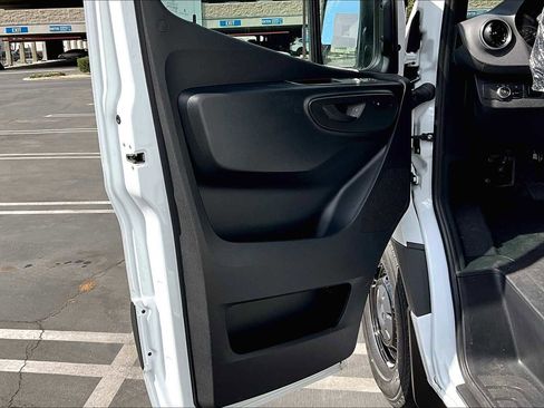 New 2025 Mercedes-Benz Sprinter 2500 image 10