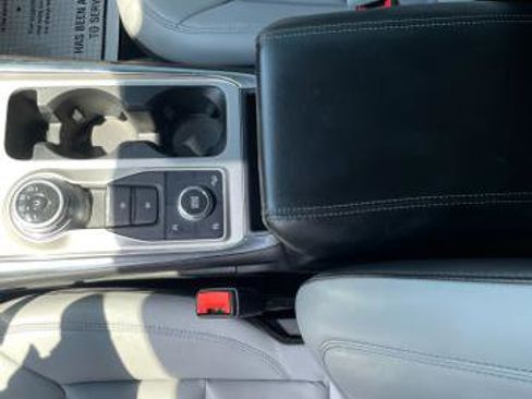 Used 2021 Ford Explorer XLT w/ Equipment Group 202A AWD/4WD image 20