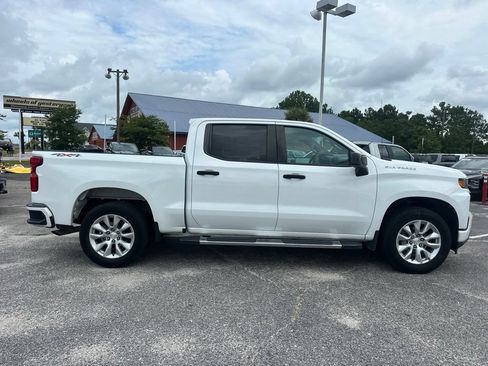 Used 2020 Chevrolet Silverado 1500 Custom w/ Custom Value Package AWD/4WD image 2