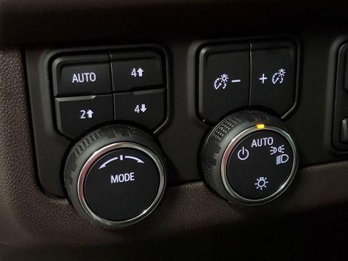 Used 2024 Chevrolet Tahoe LT w/ Luxury Package image 31