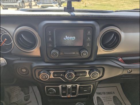 Used 2018 Jeep Wrangler Unlimited Sport S AWD/4WD image 32