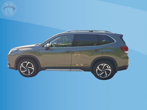 Used 2023 Subaru Forester Touring AWD/4WD image 5