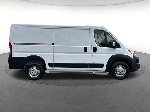 Used 2025 RAM ProMaster 2500 w/ U-Haul Equipment Group FWD image 7