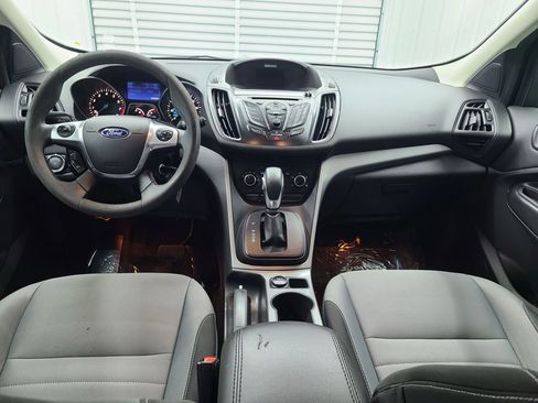 Used 2015 Ford Escape SE image 2
