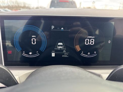 Used 2025 Hyundai Tucson SE image 15