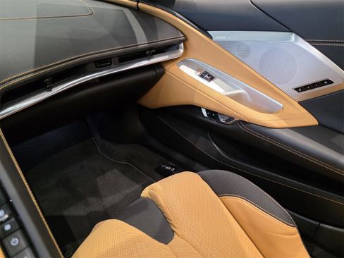 Used 2020 Chevrolet Corvette Stingray Preferred Cpe w/ 2LT Preferred Equipment Group image 21