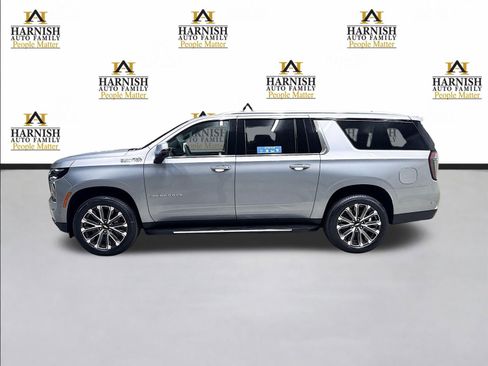 New 2026 Chevrolet Suburban High Country w/ Sun And Tow Package AWD/4WD image 9