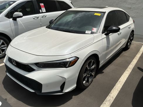 Used 2025 Honda Civic Sport Touring image 3