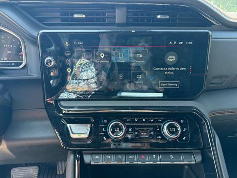Used 2023 GMC Sierra 1500 AT4 w/ AT4 Preferred Package AWD/4WD image 16