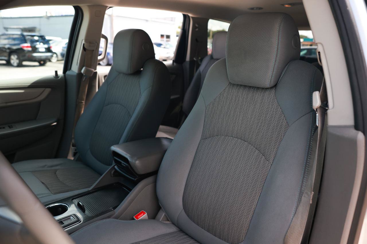 Used 2015 Chevrolet Traverse LT FWD image 6