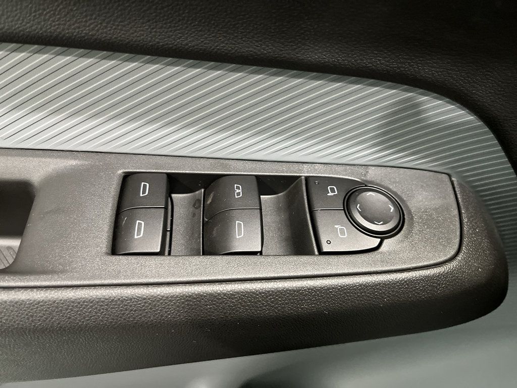 New 2027 Chevrolet Bolt LT w/ Comfort Package FWD image 28