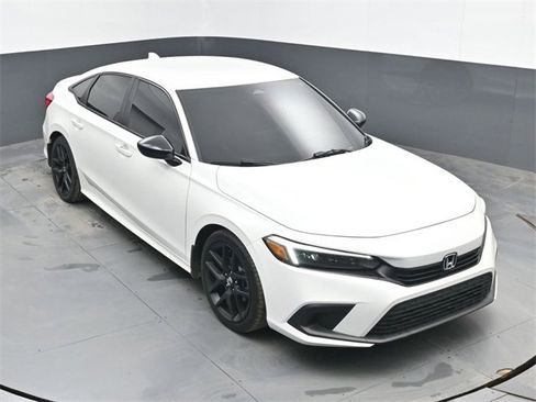 Used 2023 Honda Civic Sport image 4