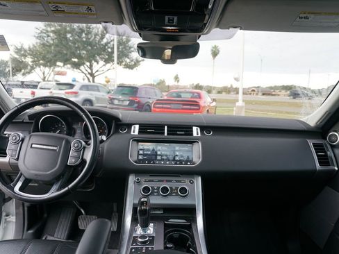 Used 2017 Land Rover Range Rover Sport HSE image 17