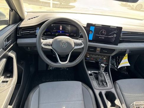 New 2026 Volkswagen Jetta SE image 7