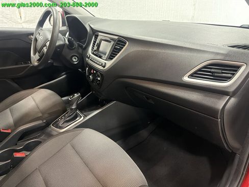 Used 2019 Hyundai Accent SE FWD image 5