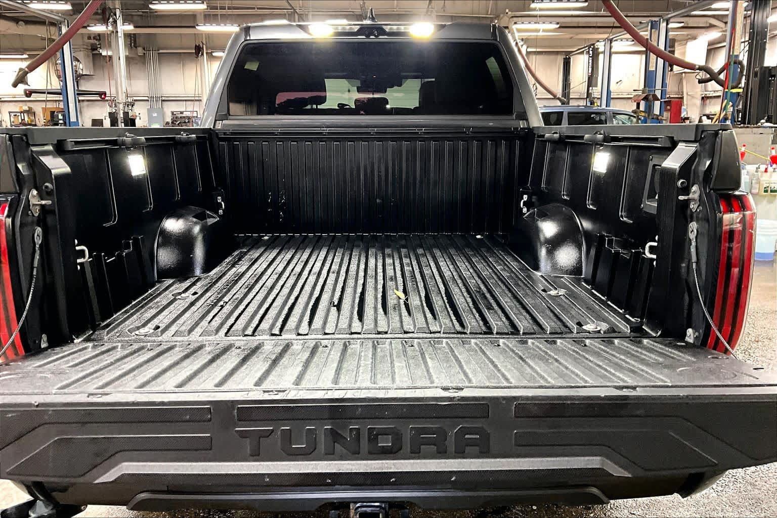 Used 2024 Toyota Tundra Platinum AWD/4WD image 30