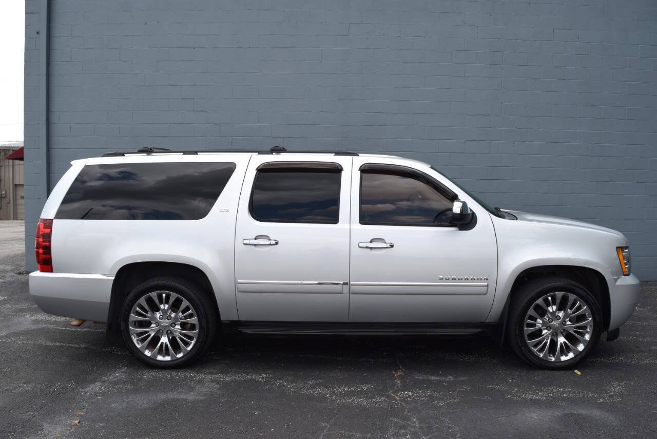 Used 2014 Chevrolet Suburban LTZ RWD image 18