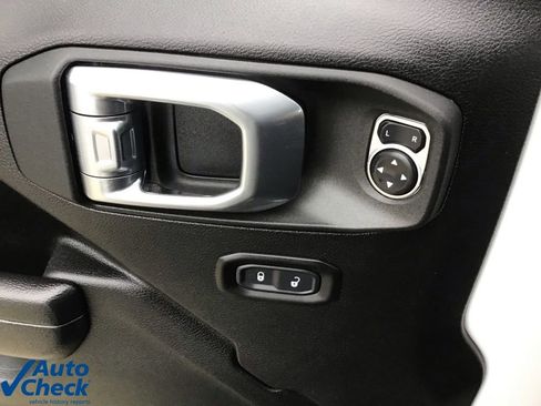 Used 2023 Jeep Wrangler Unlimited Rubicon w/ Xtreme 35 Tire Package image 10