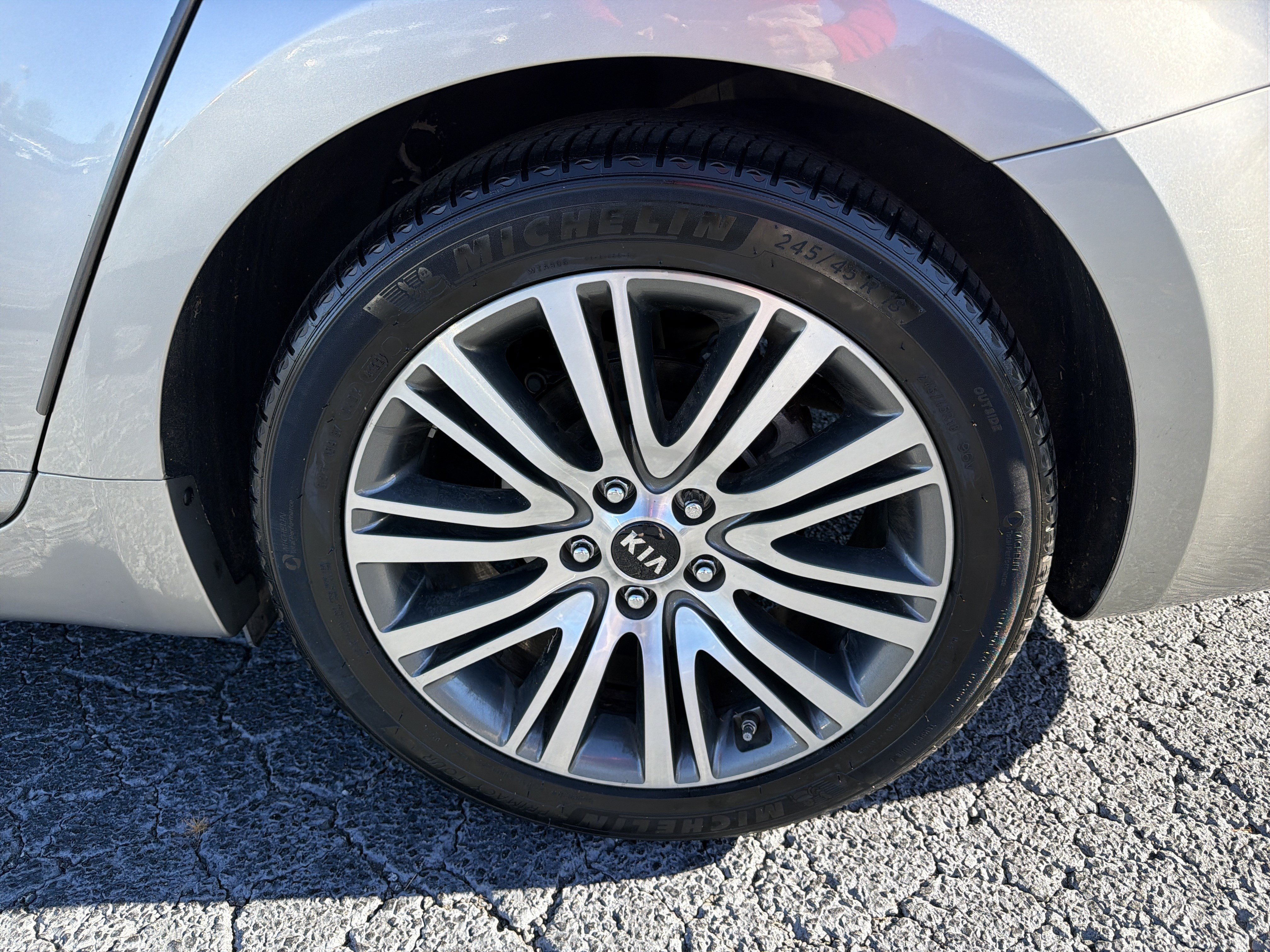 Used 2015 Kia Cadenza Premium w/ Luxury Package FWD image 27