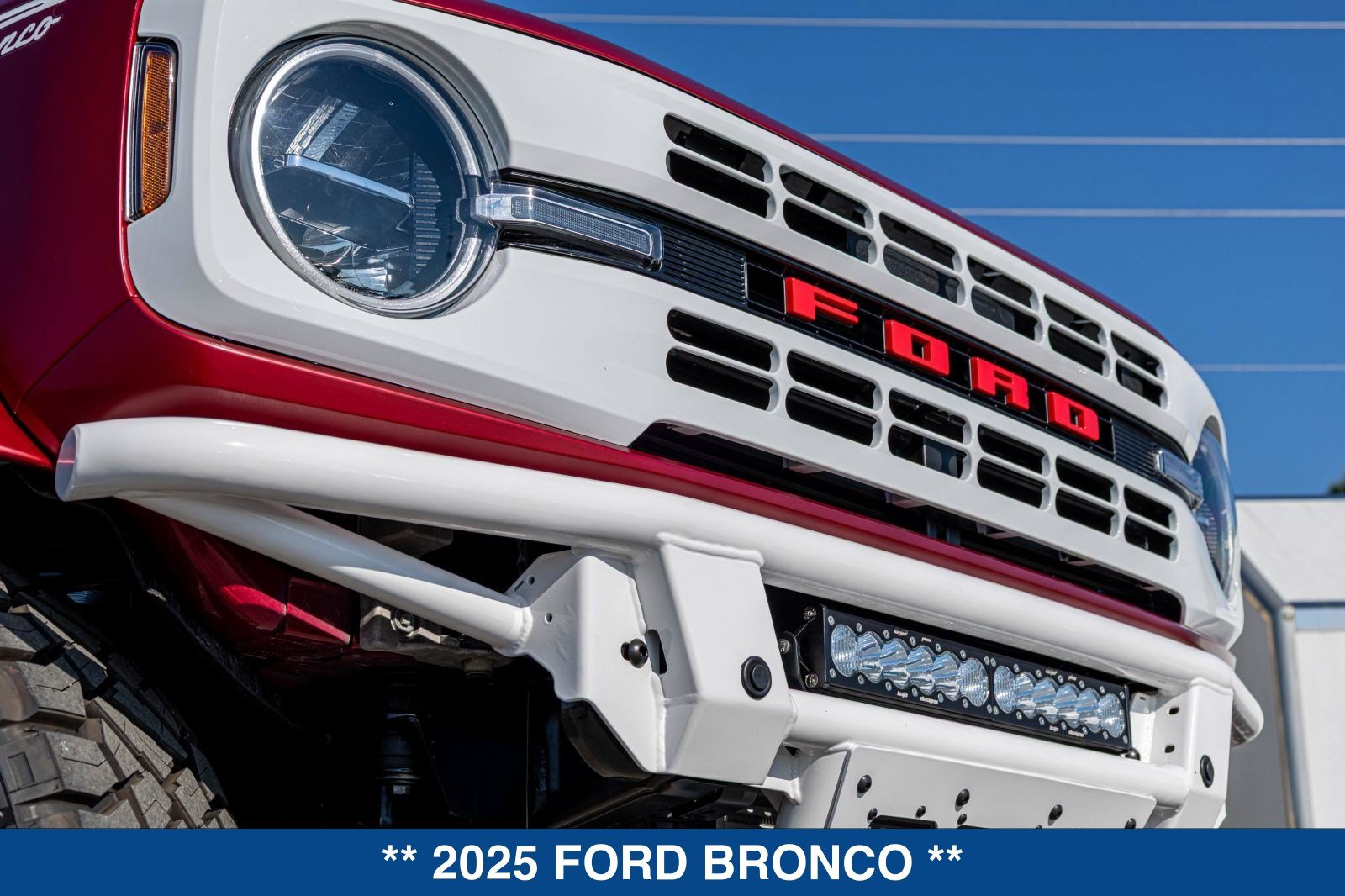 Used 2025 Ford Bronco Heritage Edition AWD/4WD image 16