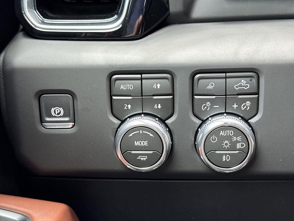 New 2026 GMC Sierra 1500 Denali Ultimate w/ LPO, Black Badging Package AWD/4WD image 16