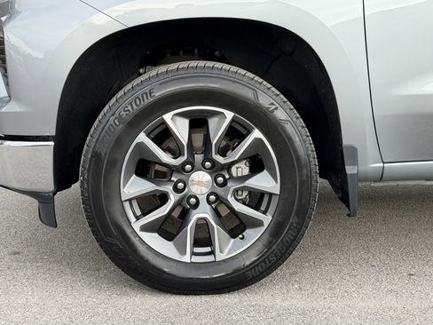 Used 2024 Chevrolet Silverado 1500 LT image 44