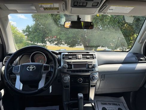 Used 2010 Toyota 4Runner SR5 RWD image 11