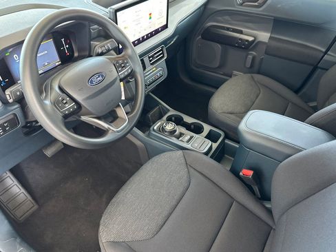 New 2025 Ford Maverick XL image 9