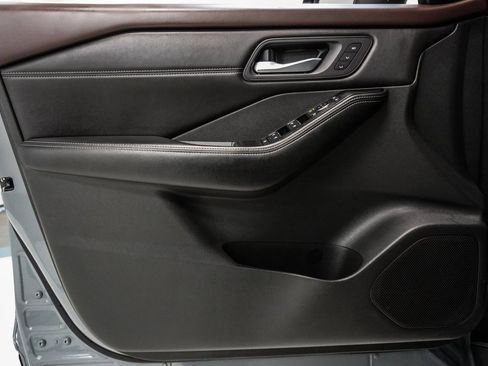 Used 2022 Nissan Rogue SL w/ SL Premium Package image 37