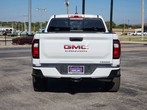 New 2026 GMC Canyon Elevation w/ Convenience Package image 8
