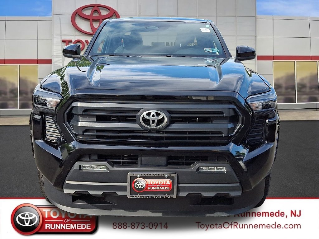 Certified 2026 Toyota Tacoma SR5 AWD/4WD image 2